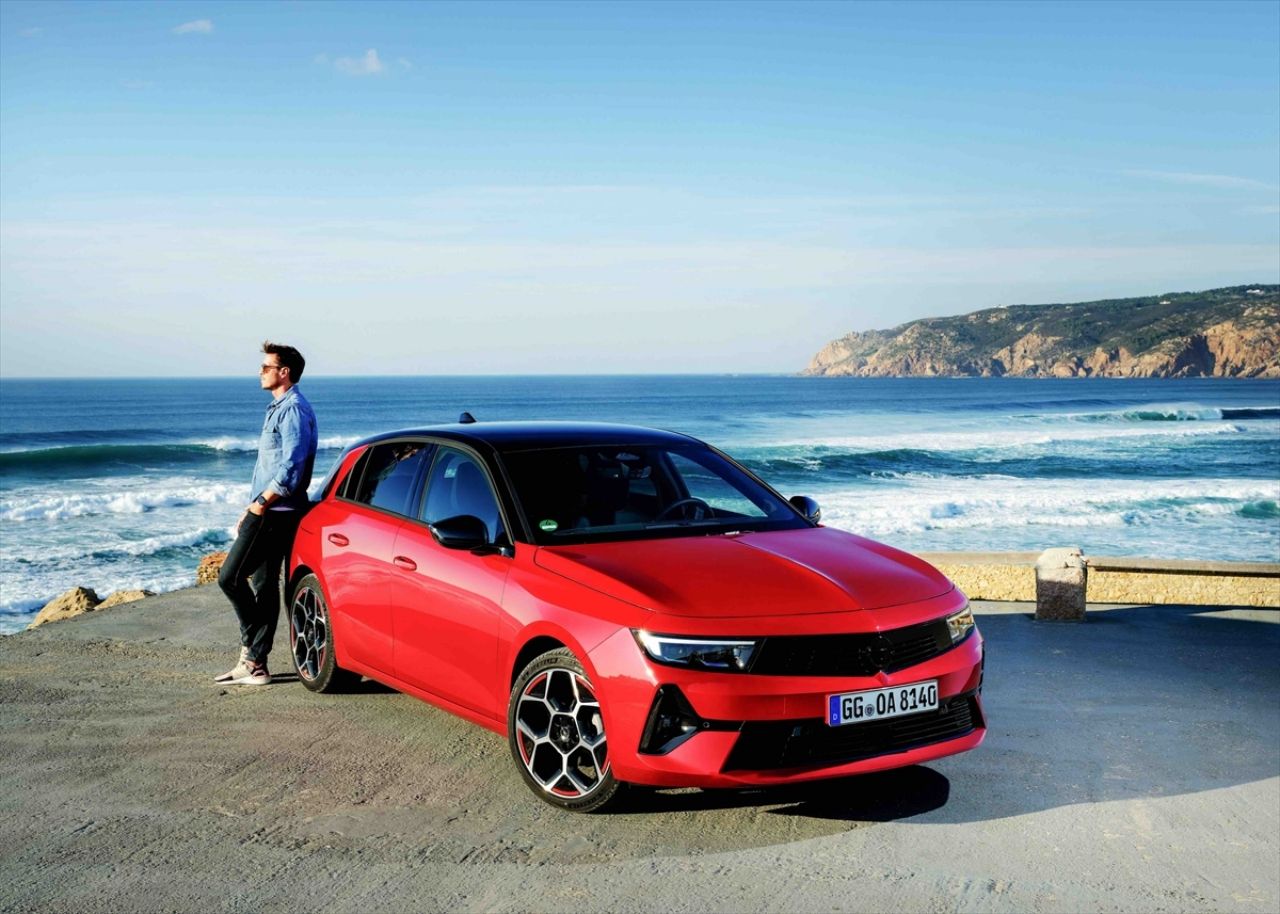 2022 yılının en iyi aile arabası seçilen Opel Astra kasım ayı fiyatını açıkladı 8