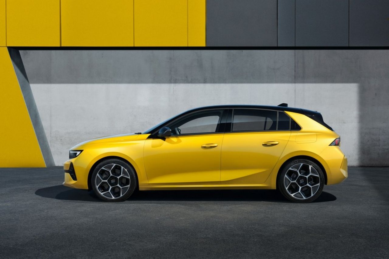 2022 yılının en iyi aile arabası seçilen Opel Astra kasım ayı fiyatını açıkladı 2