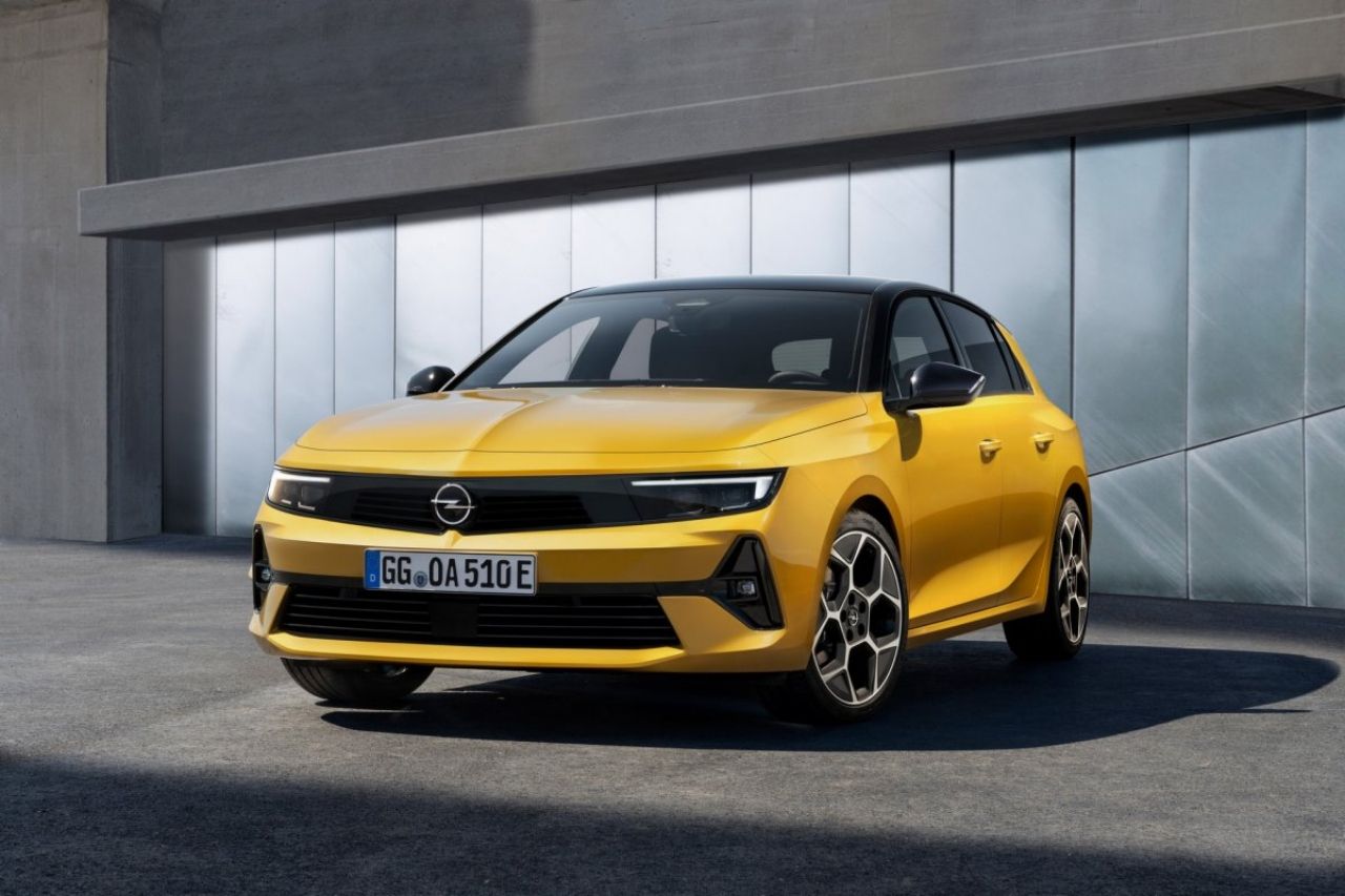 2022 yılının en iyi aile arabası seçilen Opel Astra kasım ayı fiyatını açıkladı 5
