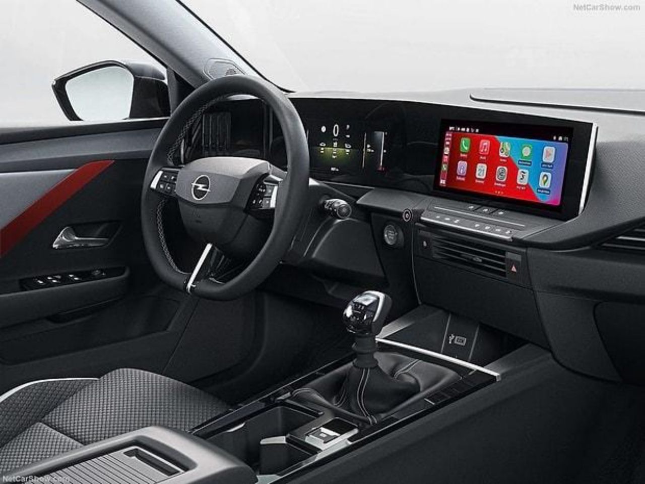 2022 yılının en iyi aile arabası seçilen Opel Astra kasım ayı fiyatını açıkladı 6