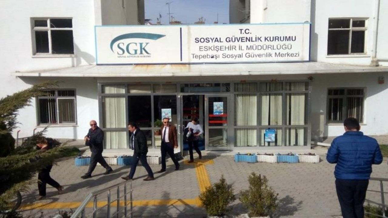 Maaşı düşen özel sektör çalışanı için SGK harekete geçti! Ücreti azalana mesaj gidecek 4