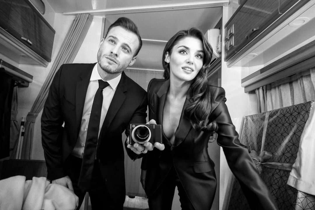 Hande Erçel’in eniştesi ile Kerem Bursin arasında soğuk savaş başladı 1