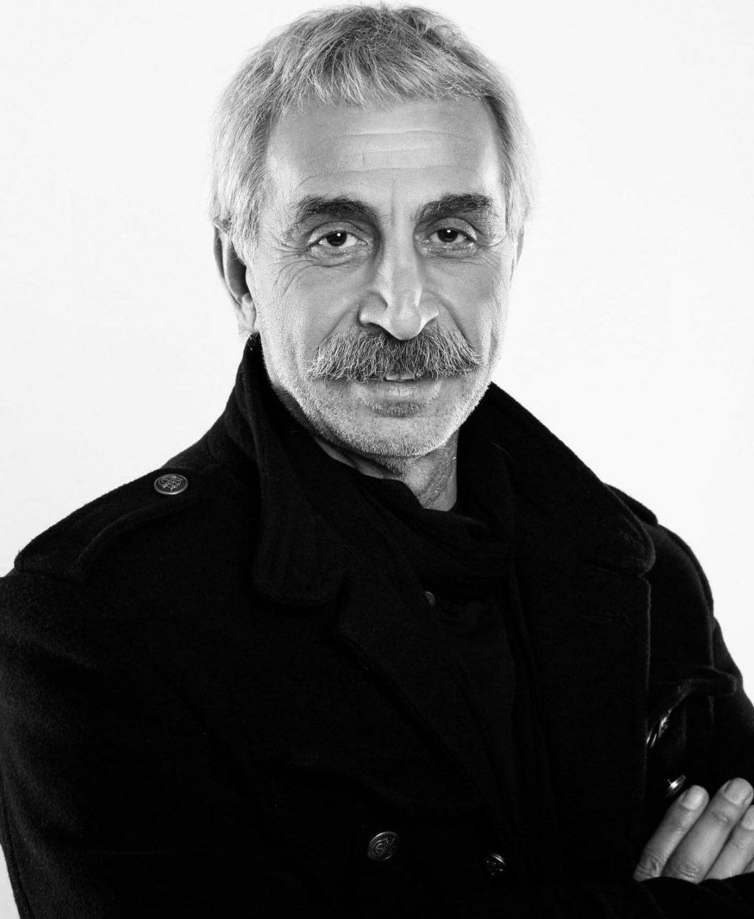 Rıza Akın'ın vefatı sanat camiasını yasa boğdu... Ünlü isimler üzüntülerini bu sözlerle dile getirdiler 3