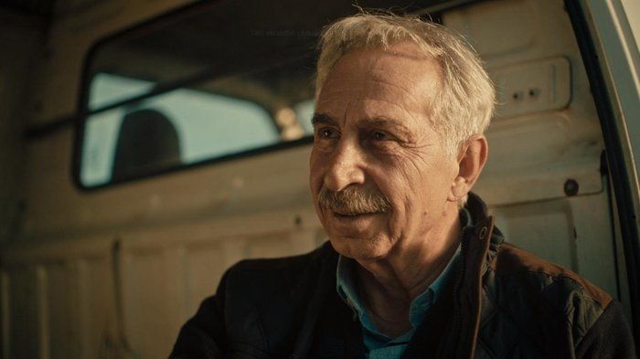 Rıza Akın'ın vefatı sanat camiasını yasa boğdu... Ünlü isimler üzüntülerini bu sözlerle dile getirdiler 1