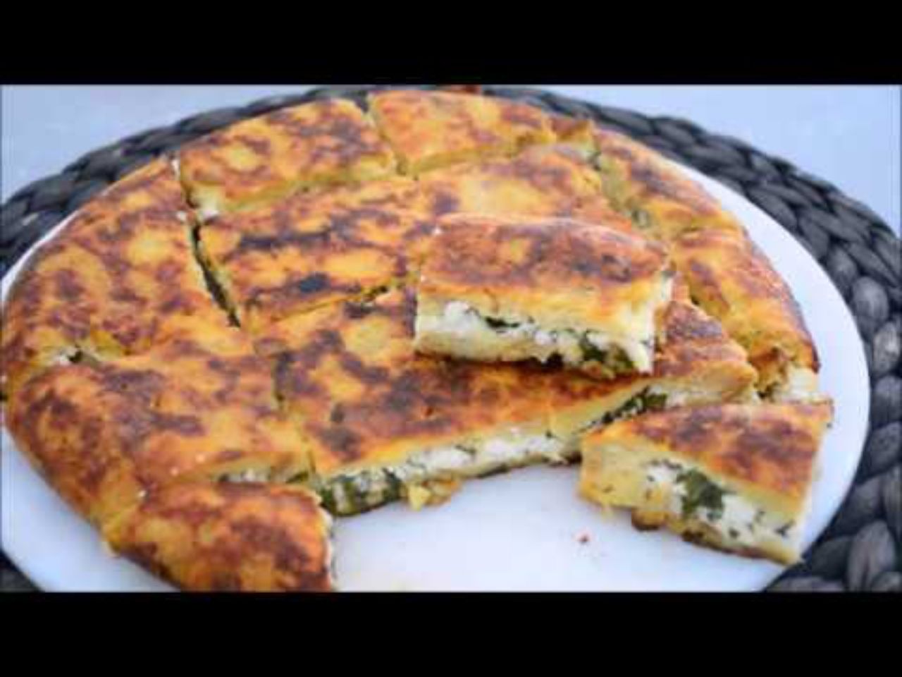 Bayat ekmekleri değerlendirmenin en güzel yolu! Tava da bayat ekmeklerle börek tarifi: Bayat ekmeklerle börek nasıl yapılır, malzemeleri nelerdir? 3