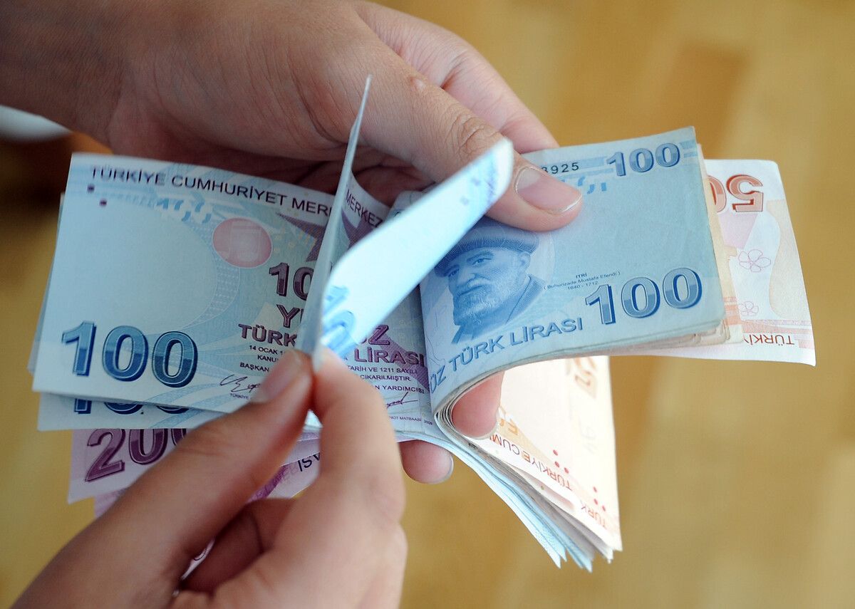 Ünlü ekonomist açıkladı! Asgari ücret zammında rekor tahmin 5