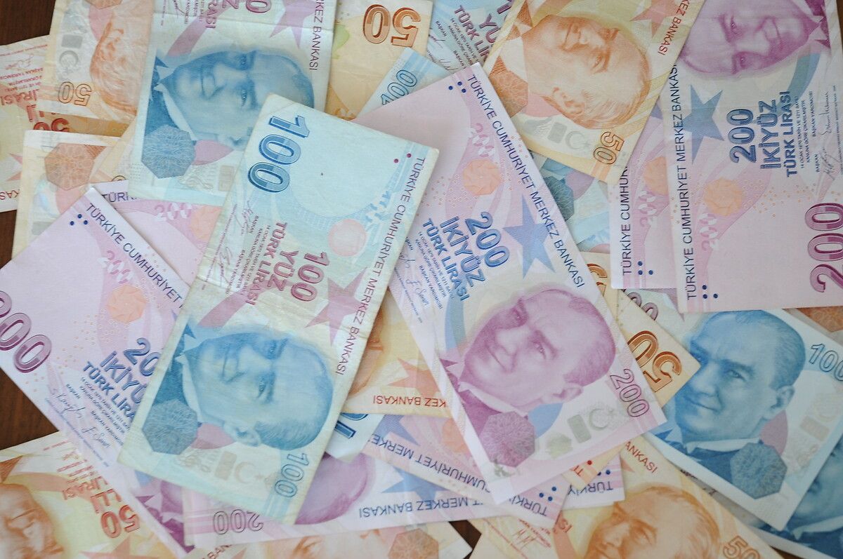 Ünlü ekonomist açıkladı! Asgari ücret zammında rekor tahmin 4