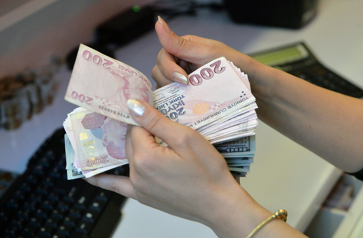 Ünlü ekonomist açıkladı! Asgari ücret zammında rekor tahmin 3