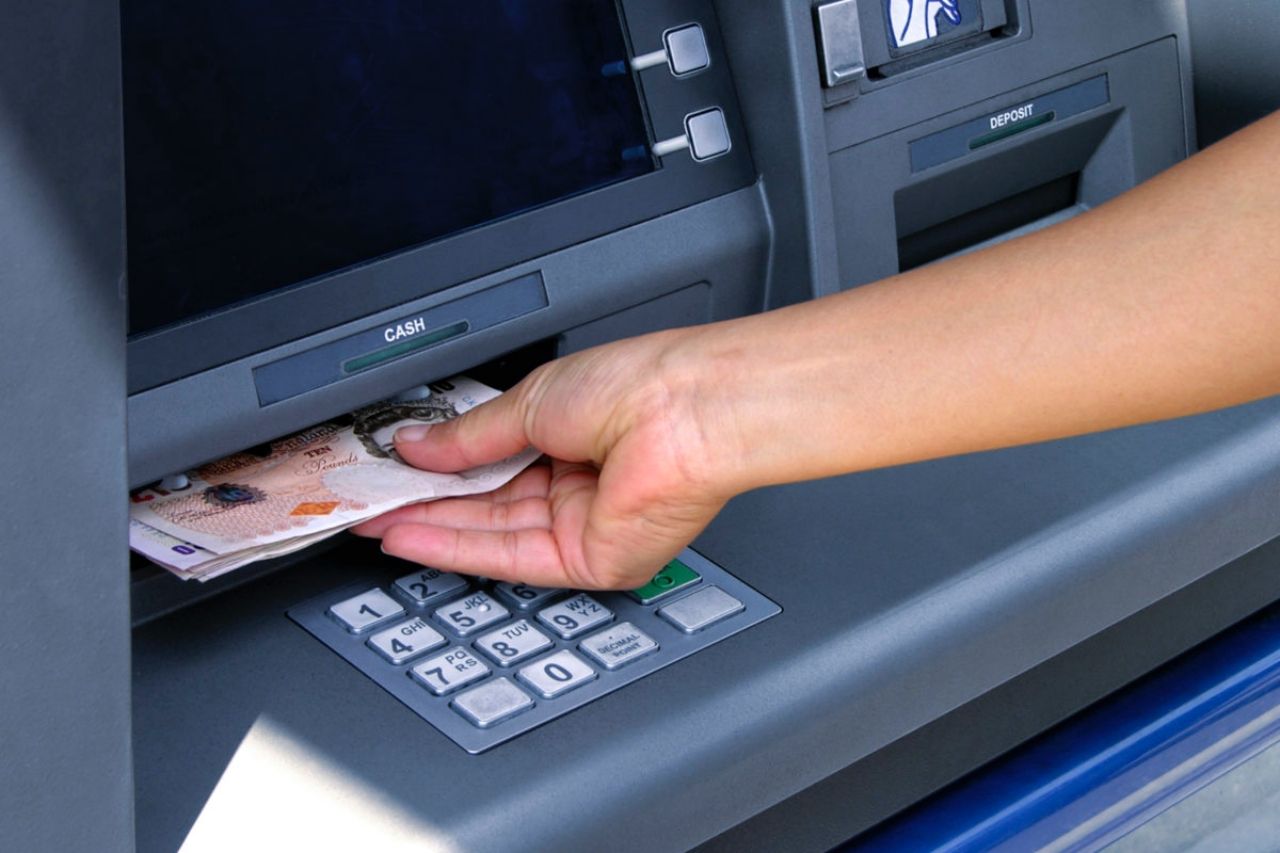 Tüm bankalar müşterilerini uyardı! ATM’den para çekerken bunlara dikkat edin 6