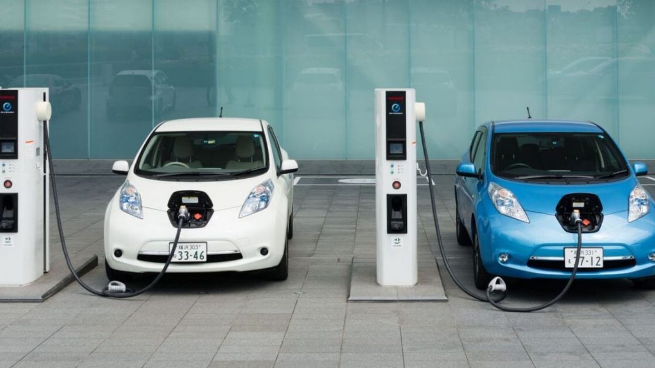 Avrupa’da elektrikli ve hibrit otomobillerin toplam pazar payı yüzde 43’ü buldu 4