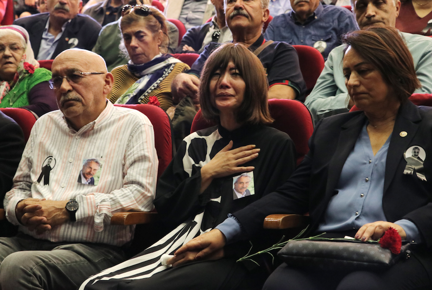 Cenazede gözyaşları sel oldu aktı... Oyuncu Rıza Akın memleketei Adana’da son yolculuğa uğurlandı 8