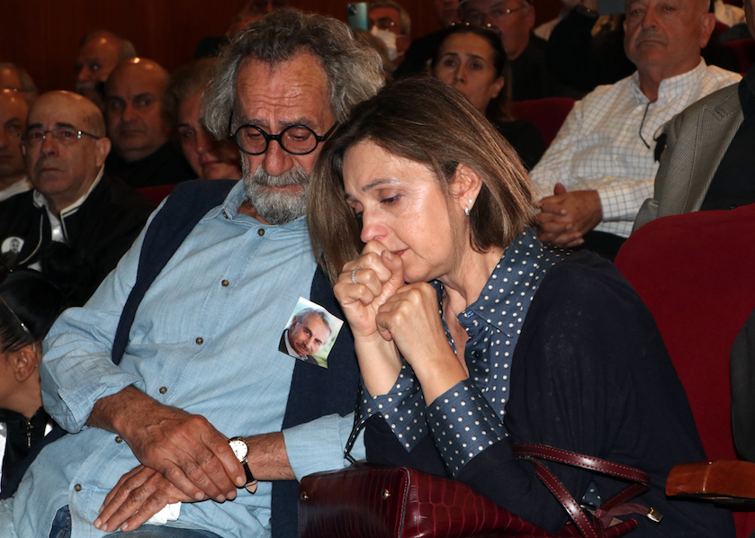 Cenazede gözyaşları sel oldu aktı... Oyuncu Rıza Akın memleketei Adana’da son yolculuğa uğurlandı 6
