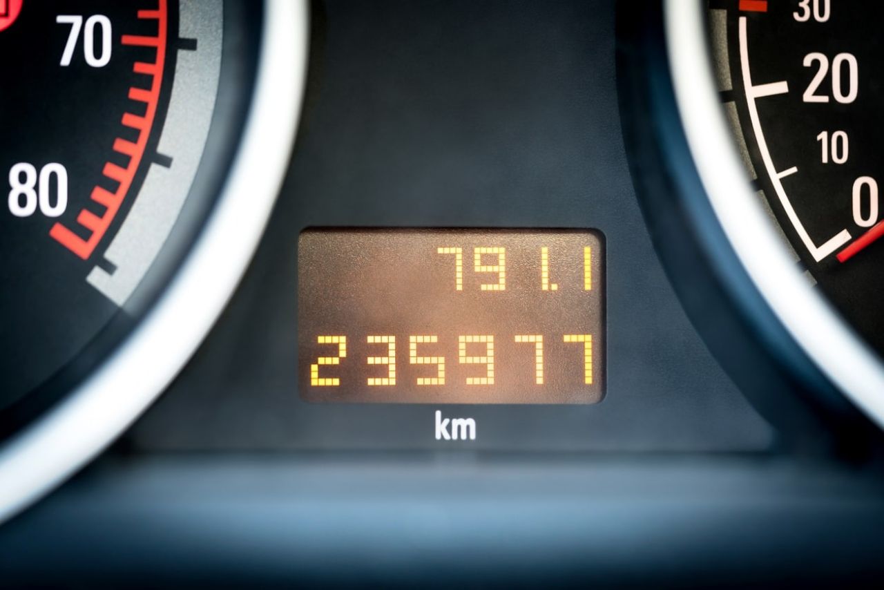 İkinci el otomobillerde yeni dönem! Aracın kilometresiyle oynayana  10 yıl hapis 1