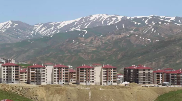 Sosyal konutta kura heyecanı: 12 ilin kura tarihleri belli oldu 11