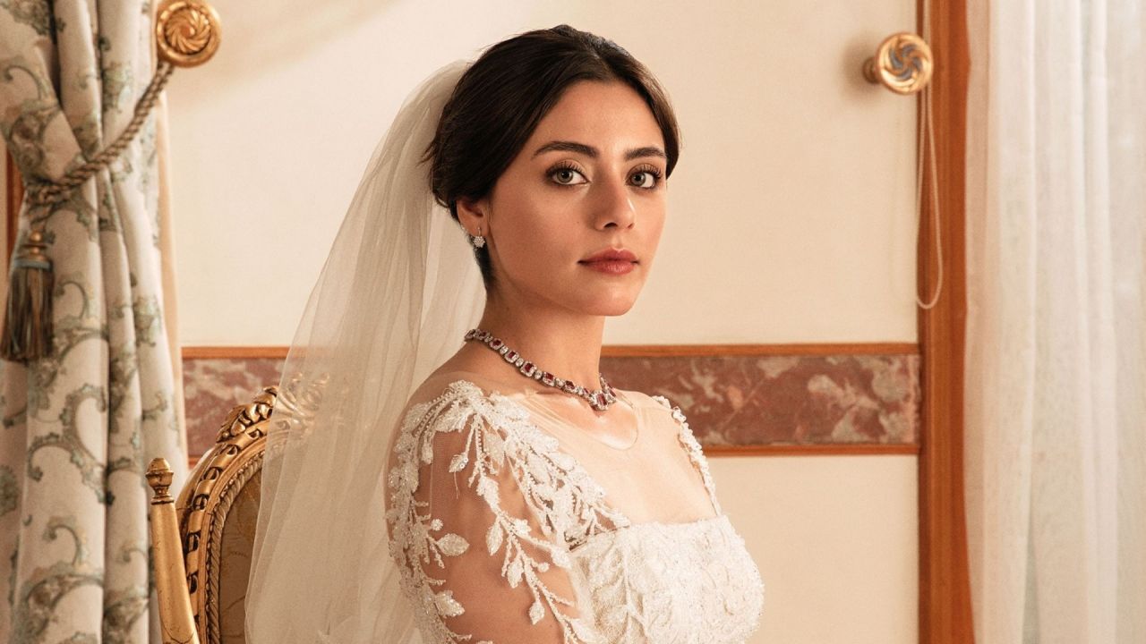 En Çok Konuşulan Kadın Dizi Oyuncusu Belli Oldu! Neslihan Atagül, Sıla Türkoğlu Bile En Geride Kaldı! 6