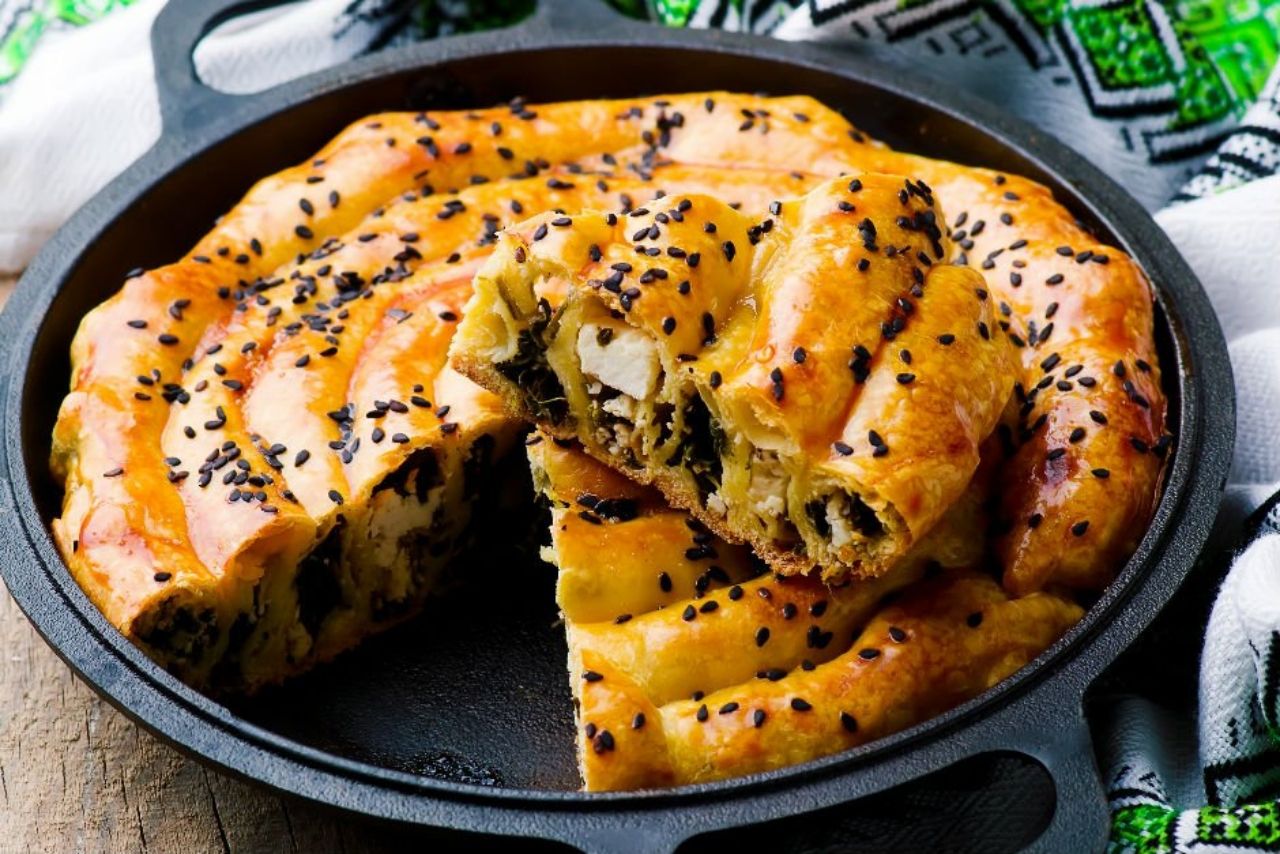Ispanak yemeyenler bile ıspanağı yedirecek börek! Ispanaklı börek tarifi: Ispanaklı börek nasıl yapılır 3