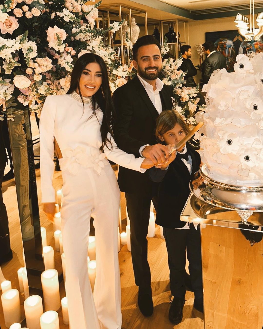 Melis Sütşurup'un kardeşi Simge Sütşurup dünyaevine girdi! Nikah şahidi Mustafa Sandal oldu 8