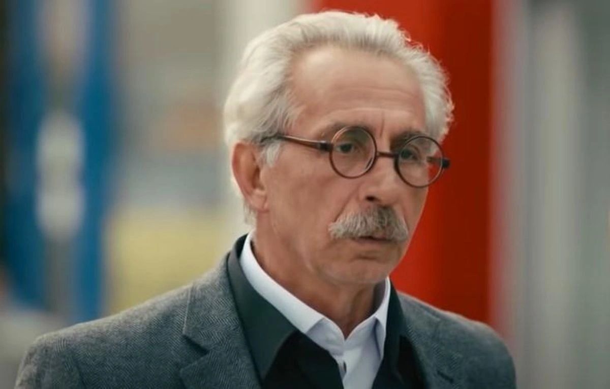 En Popüler 50 Oyuncu Listesinde Zirveye Yerleşti! Ne Demet Özdemir, Ne Hande Erçe! 12