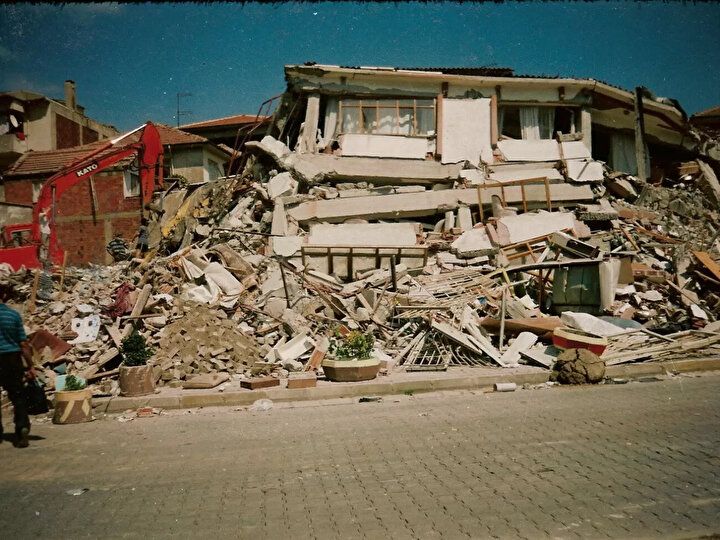Uzman isimden deprem uyarısı: "Her yıl 3 santimetre yer değişikliği oluyor" 7