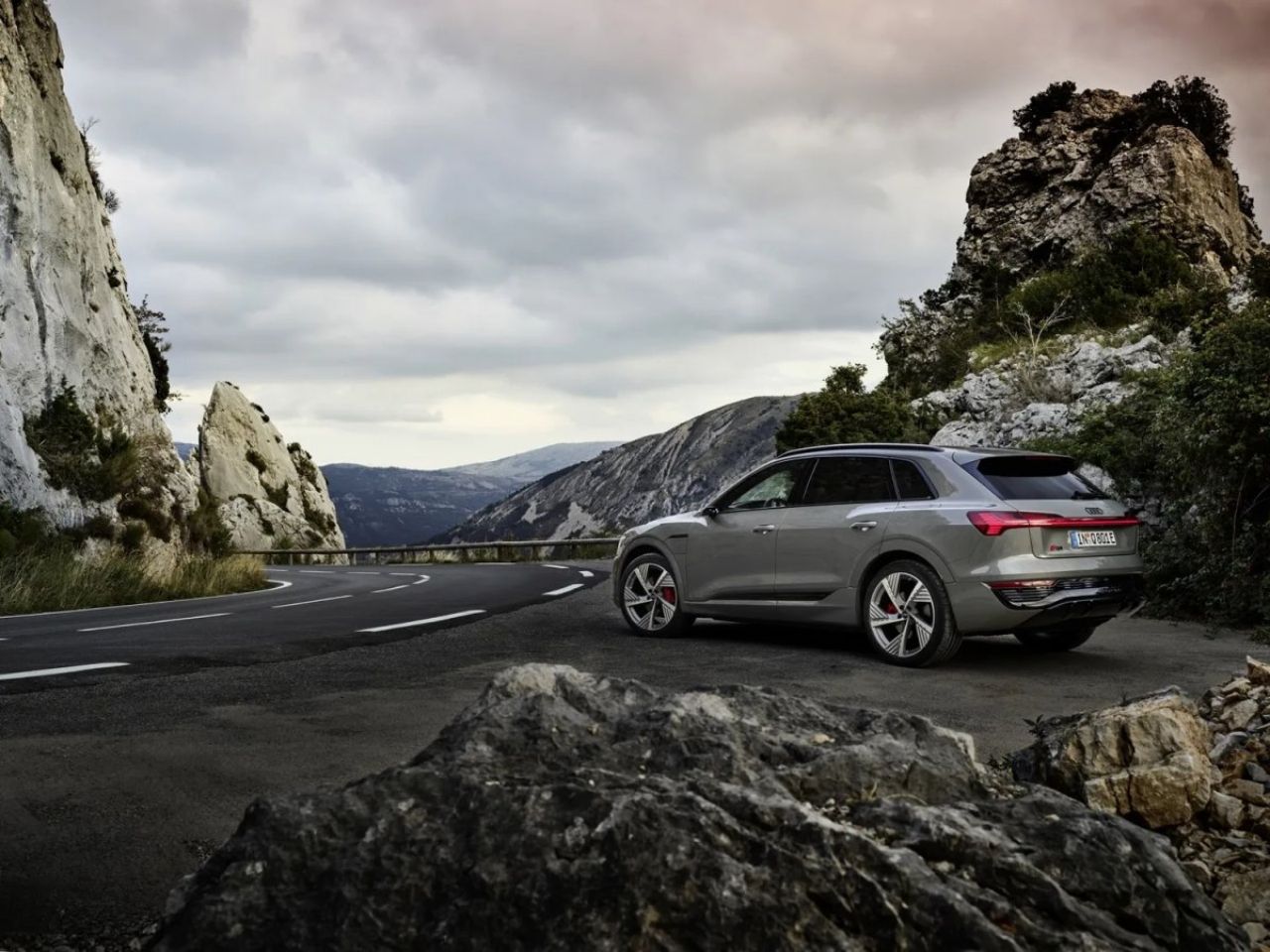 Elektrikli Audi e-tron Türkiye’ye geliyor! Audi e-tron, satış fiyatı ve teknik özellikleri 4