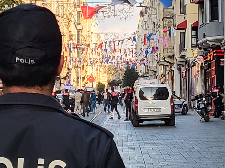 Taksim'de patlama! İşte olay yerinden ilk görüntüler 11