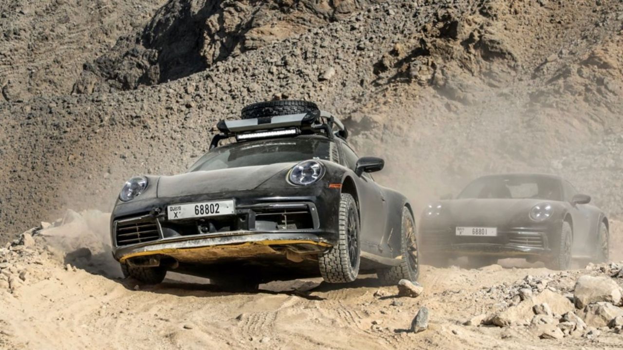 Porsche araziye uygun otomobil üretecek! Porsche 911 Dakar geliyor 1