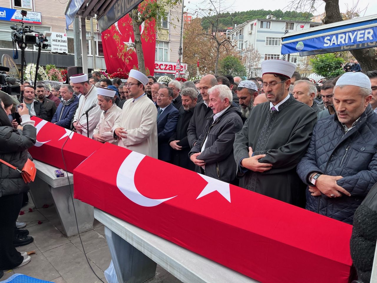 2 çocuk hem yetim hem öksüz kaldı... Taksim şehitleri gözyaşlarıyla son yolculuğuna uğurlandı... 9