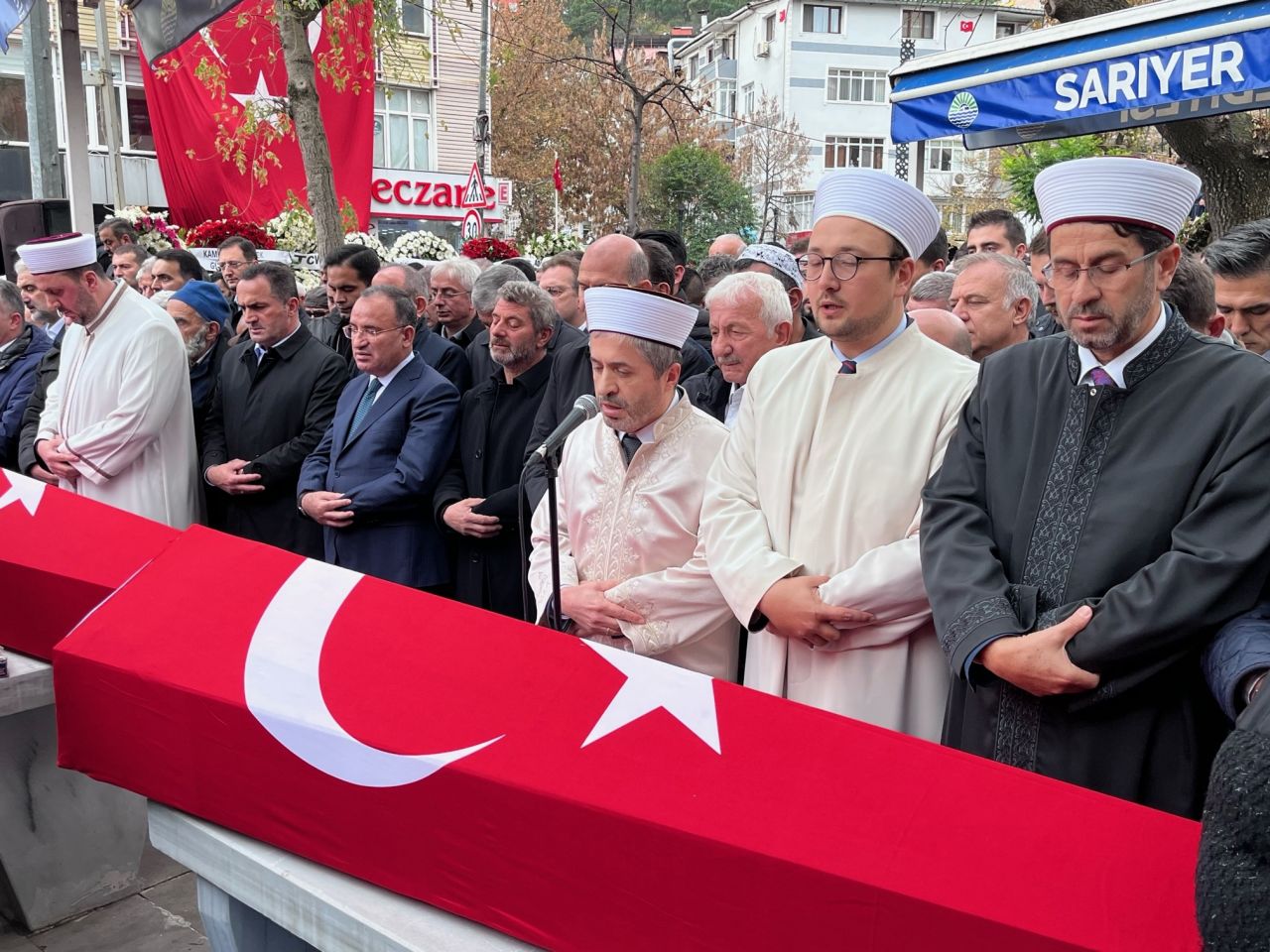 2 çocuk hem yetim hem öksüz kaldı... Taksim şehitleri gözyaşlarıyla son yolculuğuna uğurlandı... 10