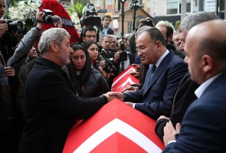 2 çocuk hem yetim hem öksüz kaldı... Taksim şehitleri gözyaşlarıyla son yolculuğuna uğurlandı... 6