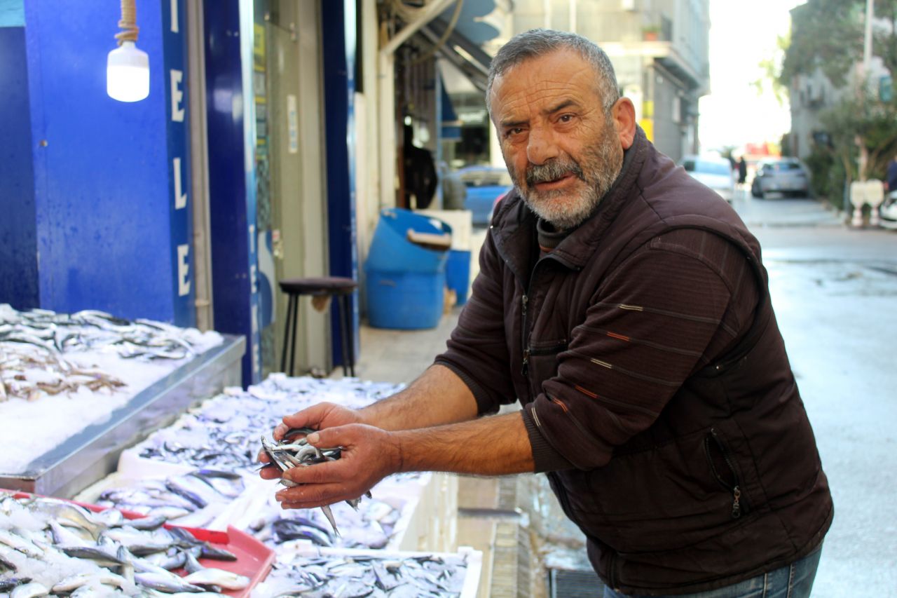 Sinop’ta tezgahları şenlendiren hamsiye rağbet var 5