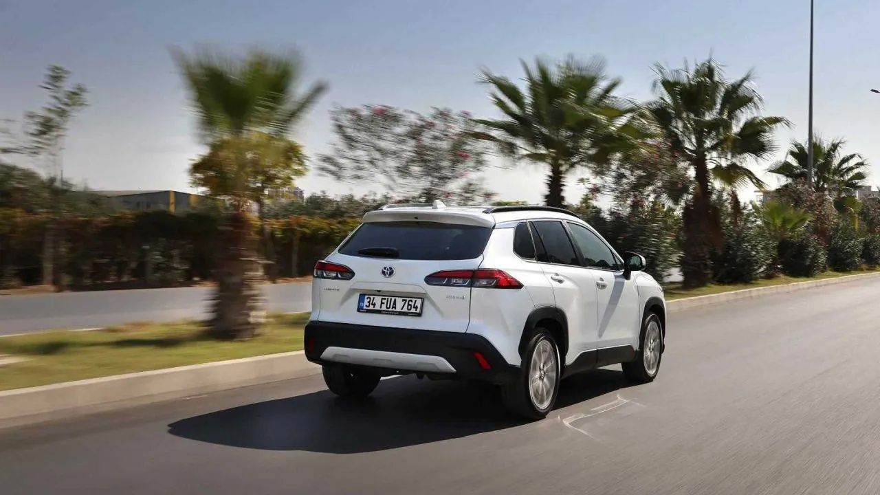 Toyota Corolla Cazip Fiyat Listesiyle Piyasayı Salladı! Corolla Cross İndirimle Geldi 7