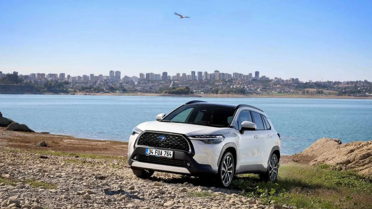 Toyota Corolla Cazip Fiyat Listesiyle Piyasayı Salladı! Corolla Cross İndirimle Geldi 9