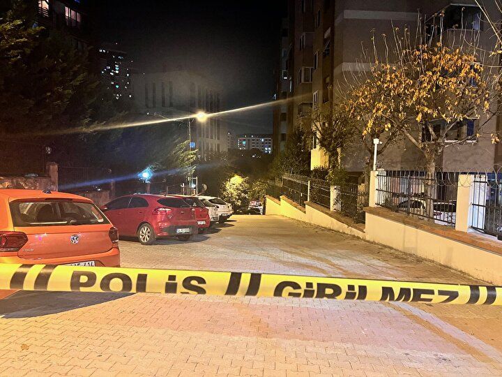Anne ve babasının bıçaklandığını öğrenen polis memuru ortalığı savaş alanına çevirdi 2