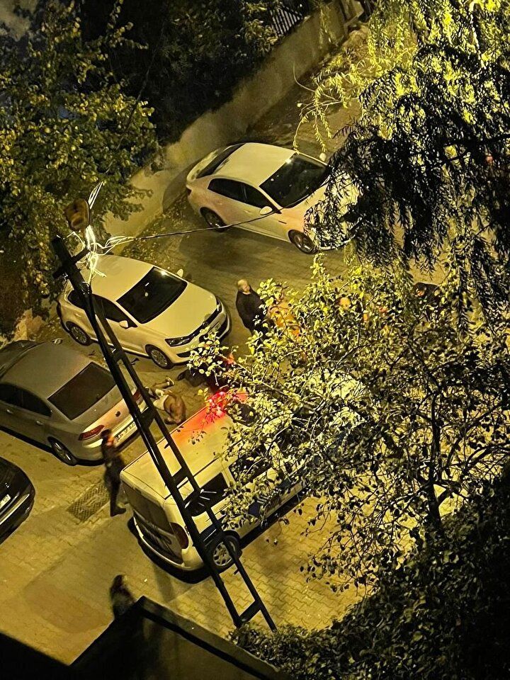 Anne ve babasının bıçaklandığını öğrenen polis memuru ortalığı savaş alanına çevirdi 6
