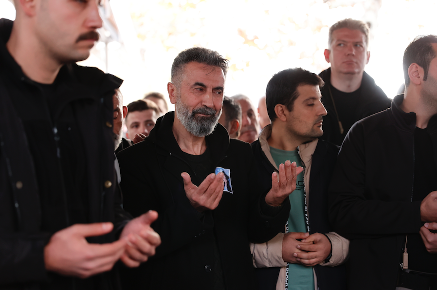 Taksim'deki saldırıda kızını ve eski eşini kaybetmişti... Acılı oyuncu Nurettin Uçar'dan yürek yakan sözler 5