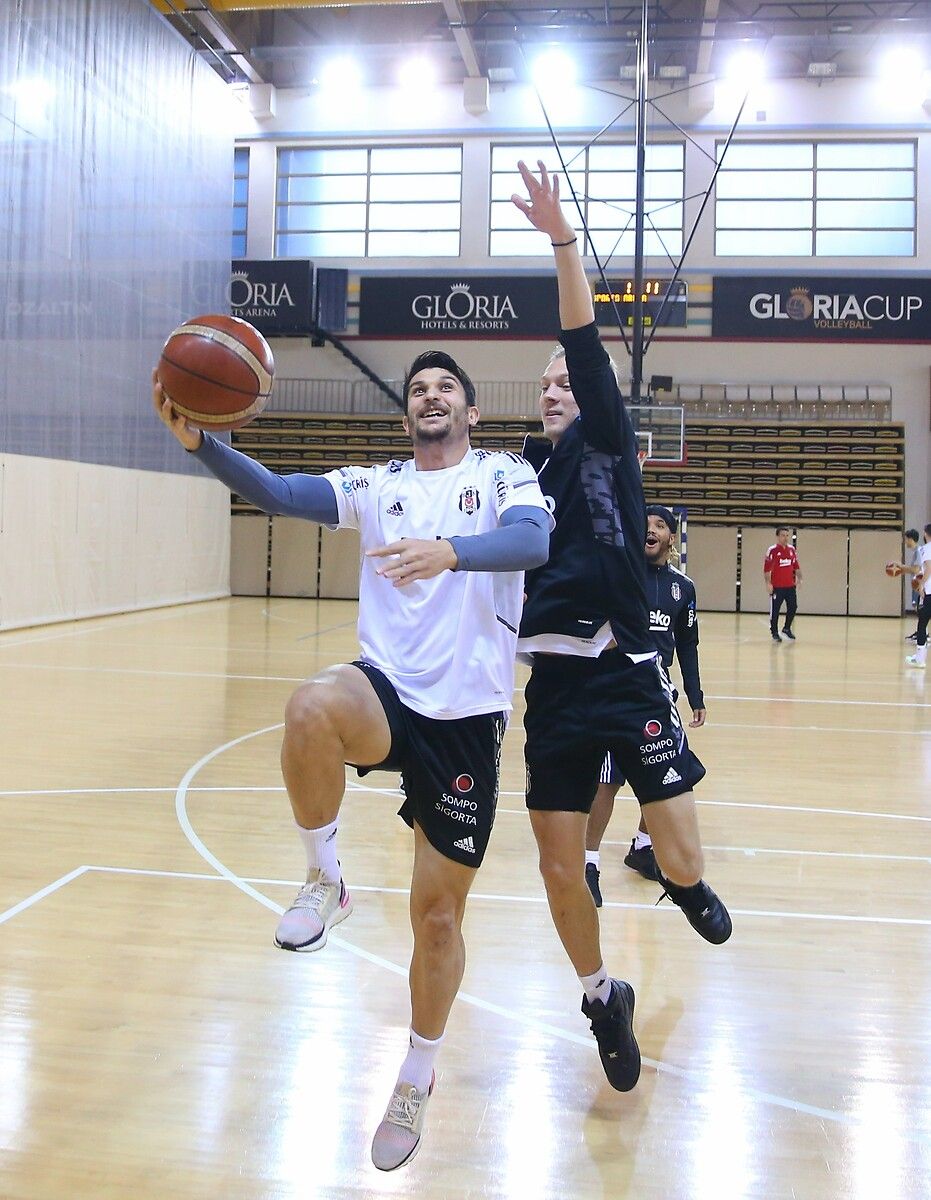 Fenerbahçe eski Beşiktaşlı ismi transfer ediyor 2