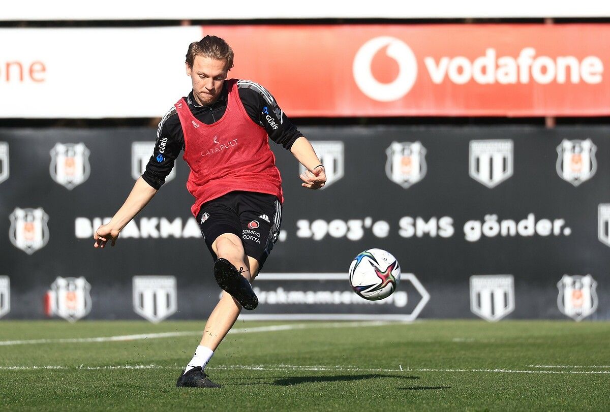 Fenerbahçe eski Beşiktaşlı ismi transfer ediyor 3