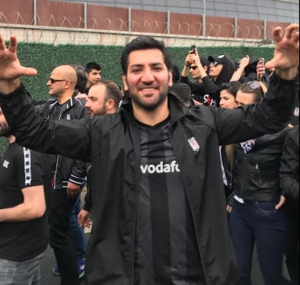 Oyuncu, şarkıcı, manken... Bakın hangi takımı tutuyorlar... 1