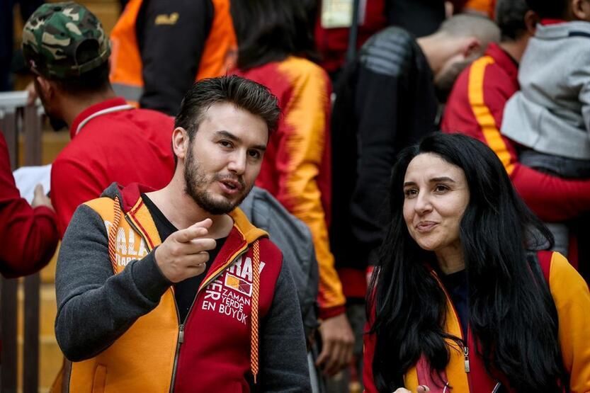 Oyuncu, şarkıcı, manken... Bakın hangi takımı tutuyorlar... 27