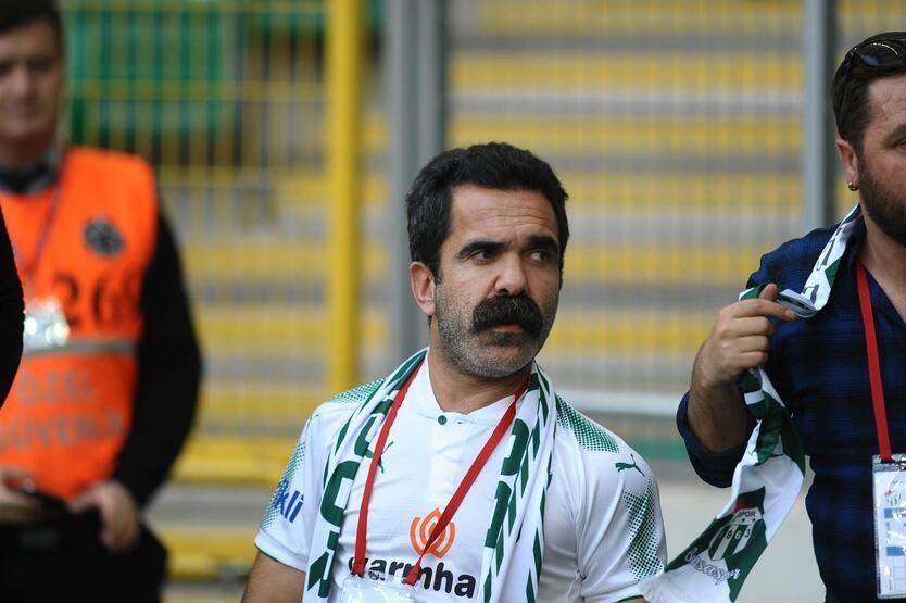 Oyuncu, şarkıcı, manken... Bakın hangi takımı tutuyorlar... 79