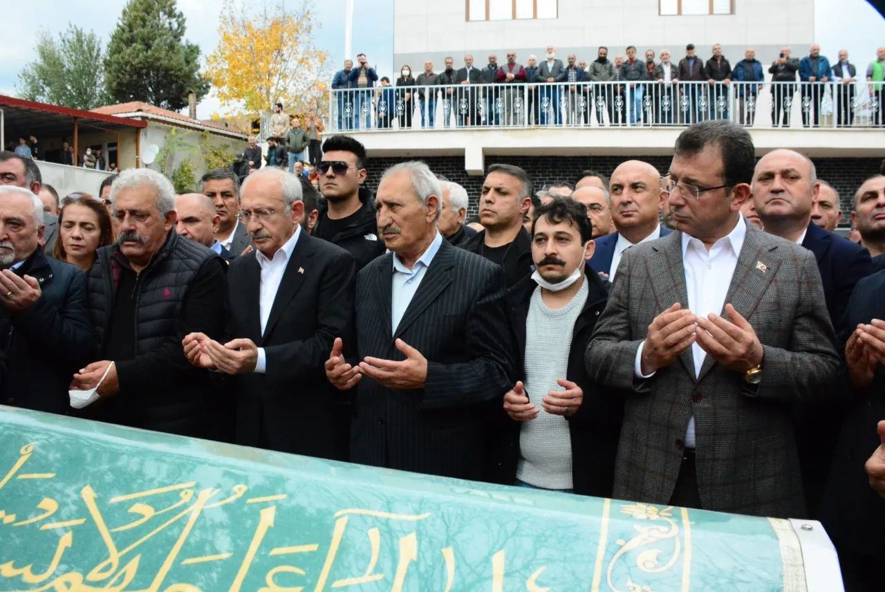 Kılıçdaroğlu’nun kardeşi Celal Kılıçdaroğlu son yolculuğuna uğurlandı 2