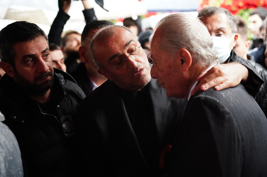 Abdurrahim Albayrak'ın torunu Batuhan Bostancı gözyaşları içinde son yolculuğuna uğurlandı 14