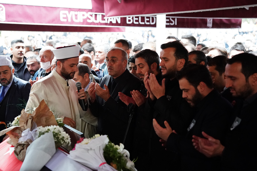 Abdurrahim Albayrak'ın torunu Batuhan Bostancı gözyaşları içinde son yolculuğuna uğurlandı 1