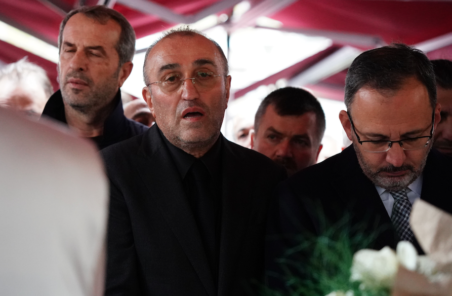 Abdurrahim Albayrak'ın torunu Batuhan Bostancı gözyaşları içinde son yolculuğuna uğurlandı 8