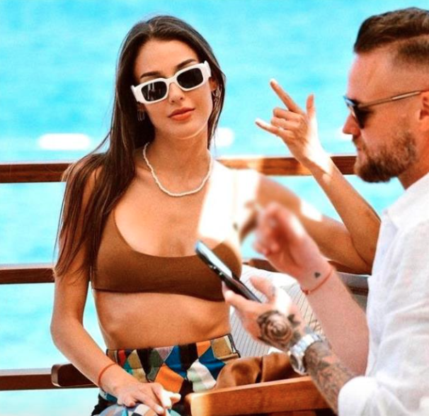 Dilan Çiçek Deniz'den 'geri dönüşü yok' mesajı! Ayrıldığı sevgilisi Thor Saevarsson'a tüm hediyeleri geri gönderdi 3
