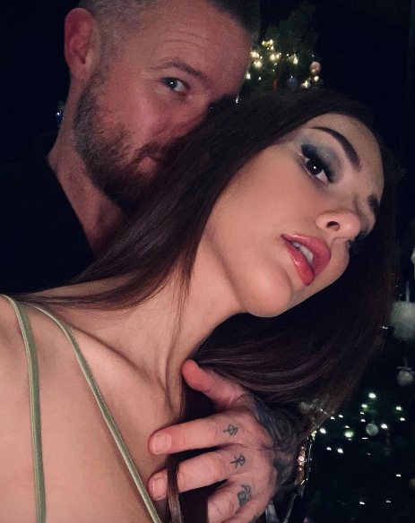 Dilan Çiçek Deniz'den 'geri dönüşü yok' mesajı! Ayrıldığı sevgilisi Thor Saevarsson'a tüm hediyeleri geri gönderdi 9