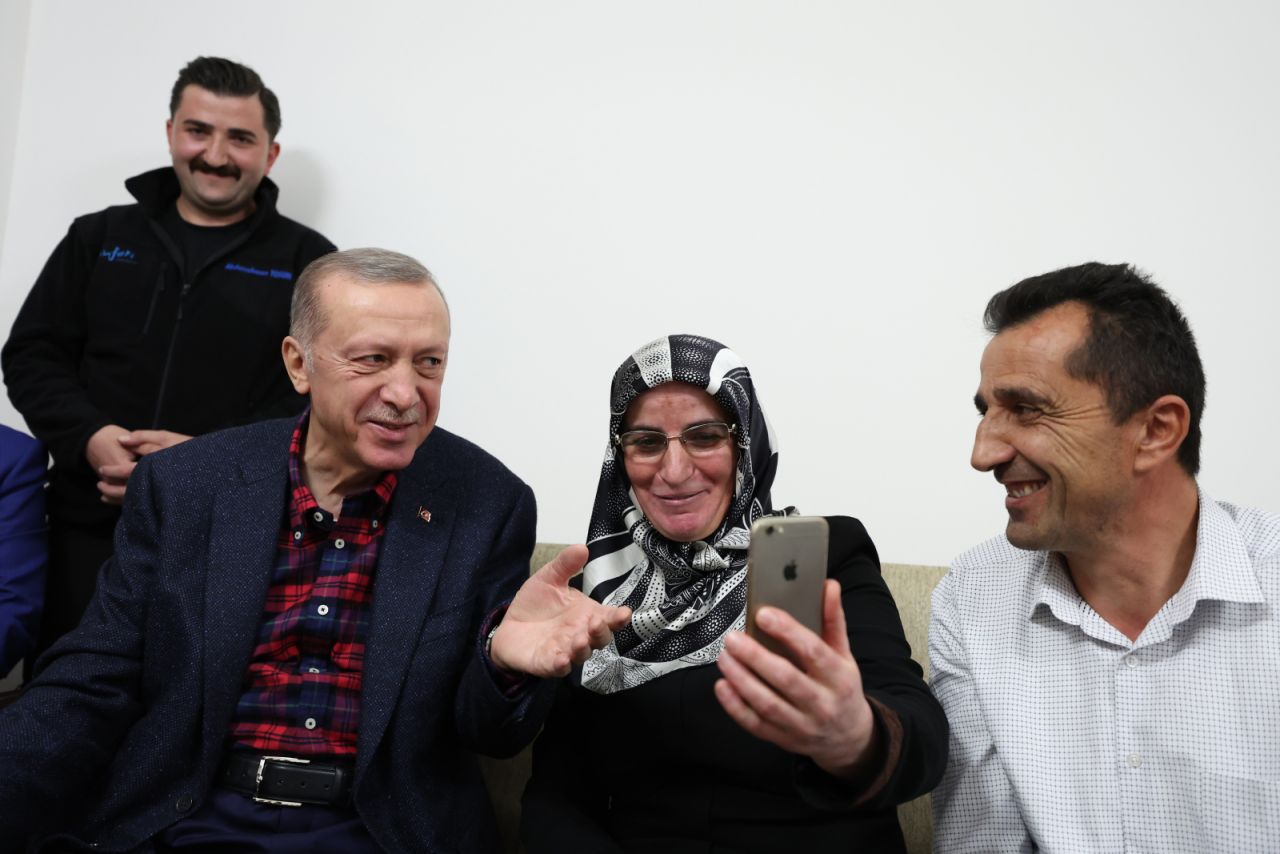 Cumhurbaşkanı Erdoğan vatandaşın evine misafir oldu 4