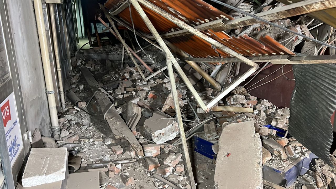 Ünlülerden Düzce deprem paylaşımları 1