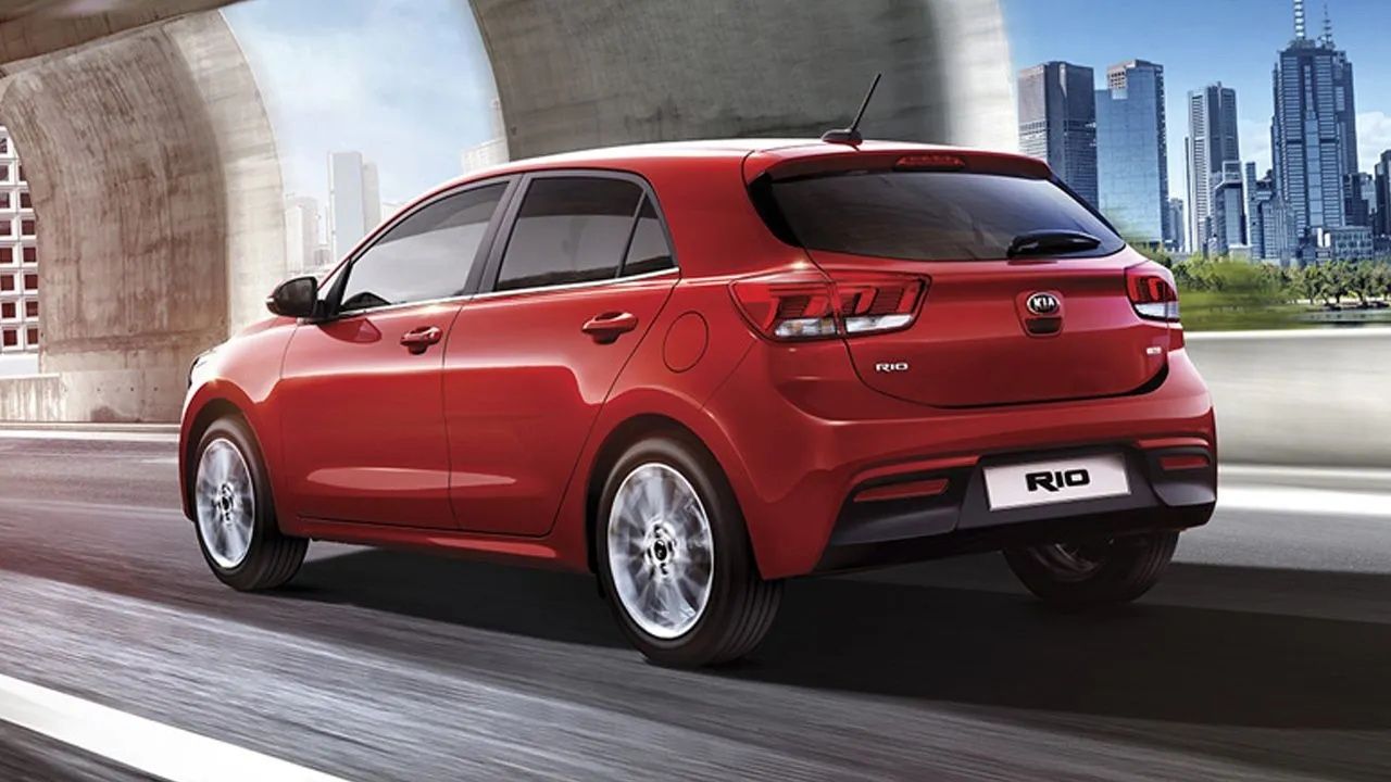 Kia Fiyat Kozunu Devreye Soktu! En Büyük Rakibi Clio'ya Fark Attı 5