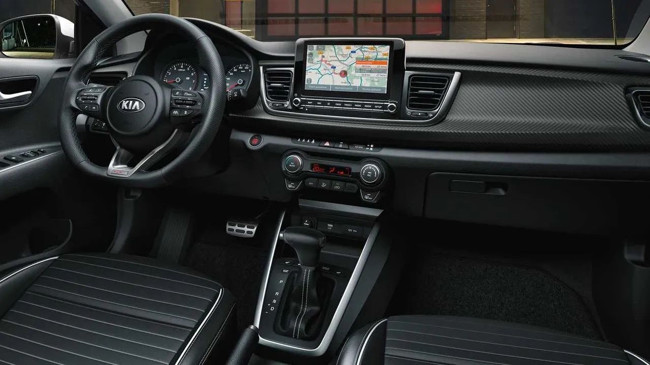 Kia Fiyat Kozunu Devreye Soktu! En Büyük Rakibi Clio'ya Fark Attı 8